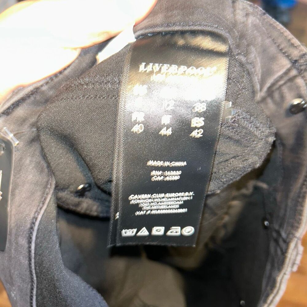 New Liverpool Shorts - Picture 4 of 5